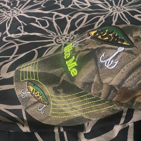 Bite Me Fishing hat - Picture 4 of 6